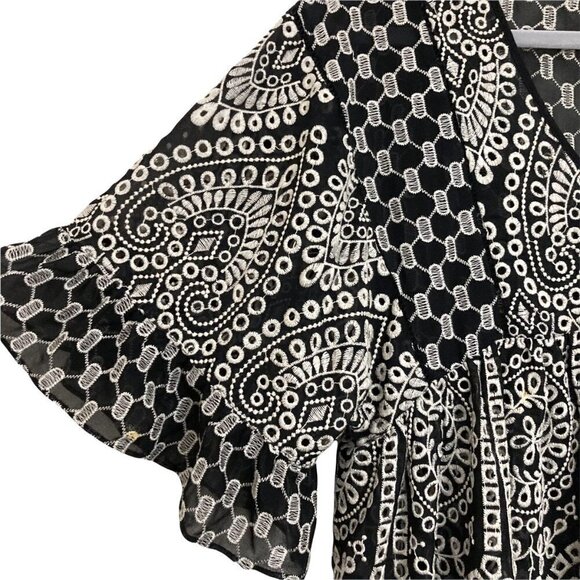 ANTHROPOLOGIE Akemi+Kin Brooke Embroidered Eyelet Dress w/Kimono Sleeve - Size 2 - Picture 9 of 13